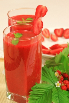 美味草莓汁图片