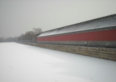 故宫红墙空地雪景图片